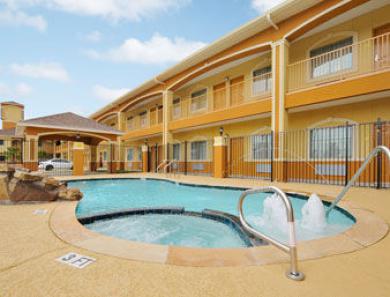 Super 8 By Wyndham North I-45 Hotel