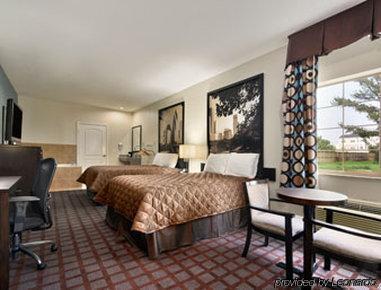 Hotel Super 8 By Wyndham North I-45
